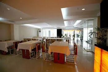 Golden Rain Hotel - Hoang Vu Нячанг
