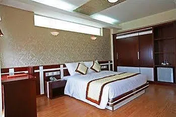 Golden Rain Hotel - Hoang Vu Нячанг